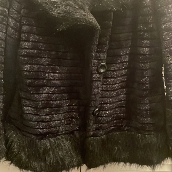 Furry jacket - Picture 2 of 4
